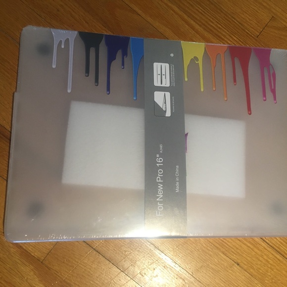 NWT MacBook Pro 16’’ case - Picture 3 of 10